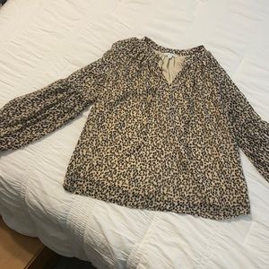 Woman's balloon sleeve peasant top